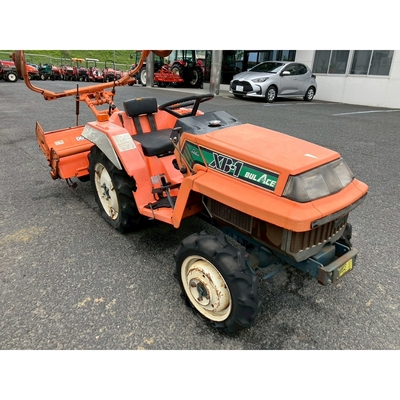 KUBOTA トラクター XB-1