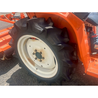 KUBOTA トラクター B1702