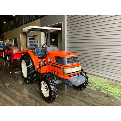 KUBOTA トラクター GT8