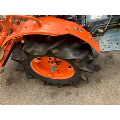 KUBOTA トラクター B7001D