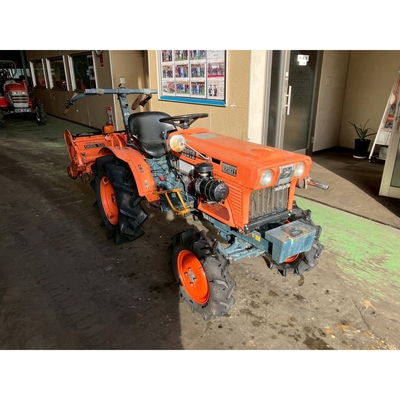 KUBOTA トラクター B7001D