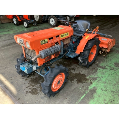 KUBOTA トラクター B7001