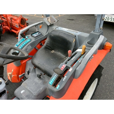 KUBOTA トラクター KB16