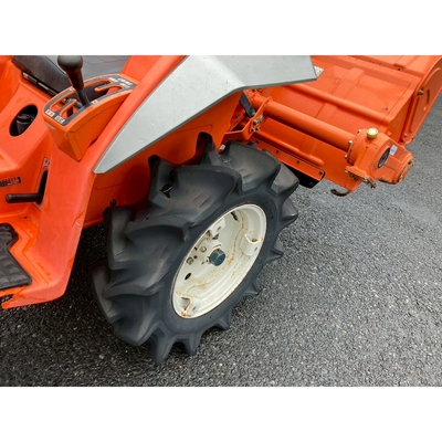KUBOTA トラクター XB1