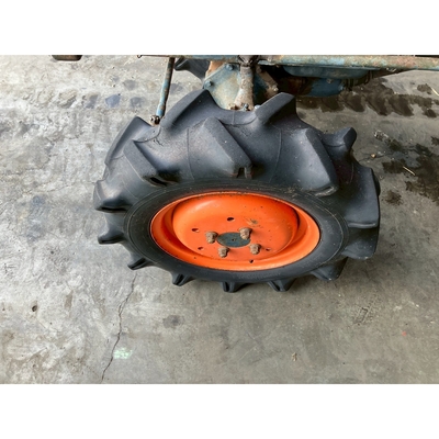 KUBOTA トラクター B7001