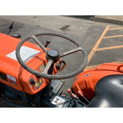 KUBOTA トラクター B7000D