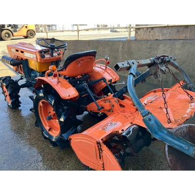 KUBOTA トラクター B7001D