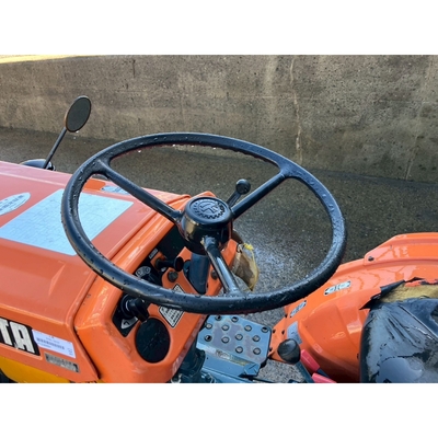 KUBOTA トラクター B7001D