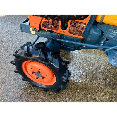 KUBOTA トラクター B7001D