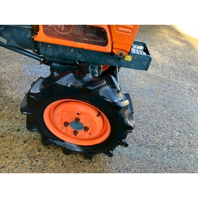 KUBOTA トラクター B7001D