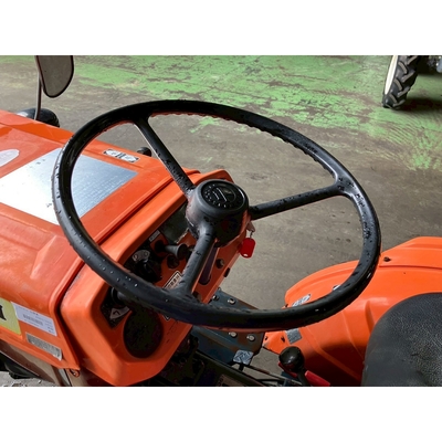 KUBOTA トラクター B7001D