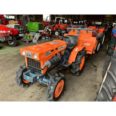 KUBOTA トラクター B7001D