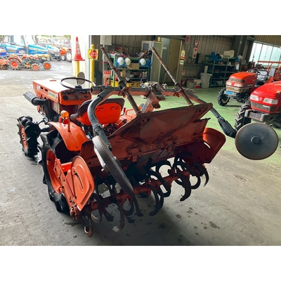 KUBOTA トラクター B7001D