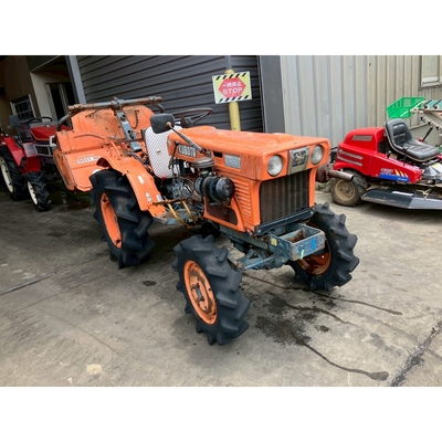 KUBOTA トラクター B7001D