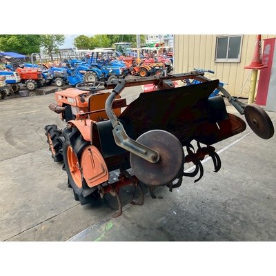 KUBOTA トラクター B7001D