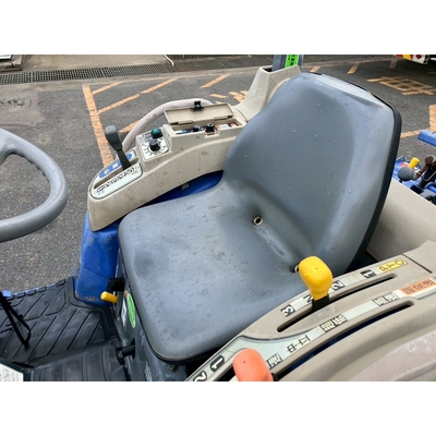 ISEKI トラクター TH213