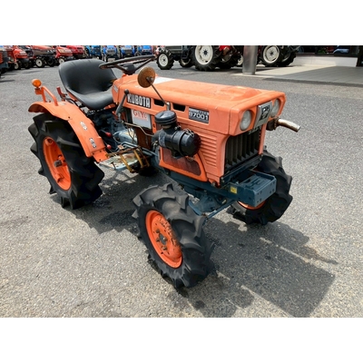 KUBOTA トラクター B7001D