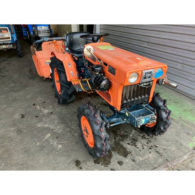 KUBOTA トラクター B7001D