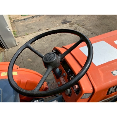 KUBOTA トラクター B7001D