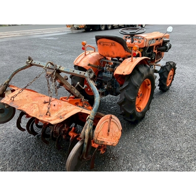 KUBOTA トラクター B7001