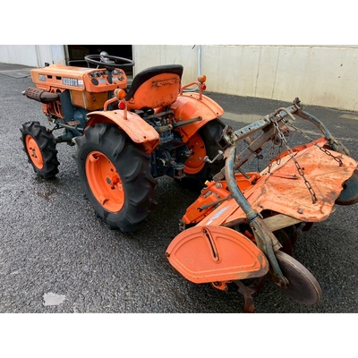 KUBOTA トラクター B7001