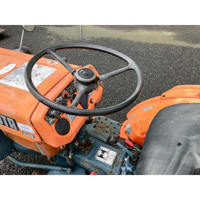 KUBOTA トラクター B7001
