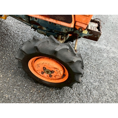 KUBOTA トラクター B7001