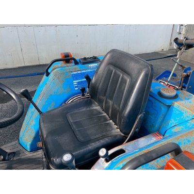 ISEKI トラクター TA210F
