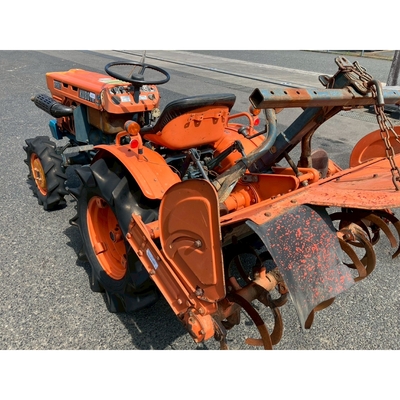 KUBOTA トラクター B7001