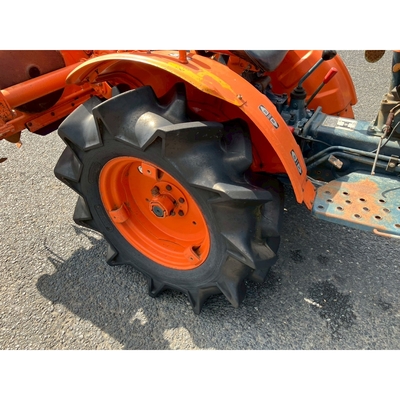 KUBOTA トラクター B7001