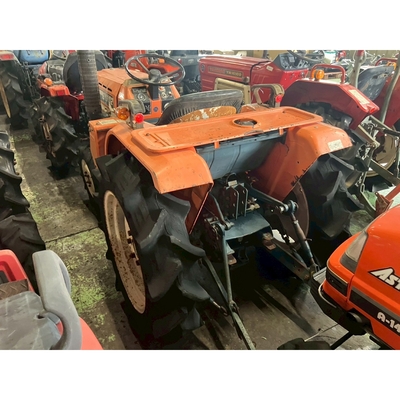 KUBOTA トラクター  B1702D