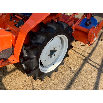 KUBOTA トラクター L1-18