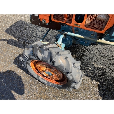 KUBOTA トラクター B7001