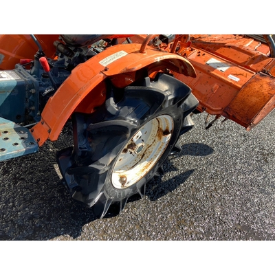 KUBOTA トラクター B7001