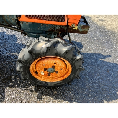 KUBOTA トラクター B7001