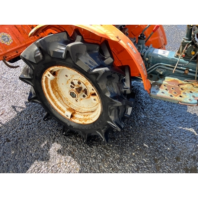 KUBOTA トラクター B7001