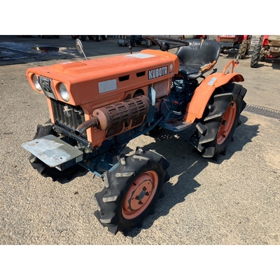 KUBOTA トラクター B7001D