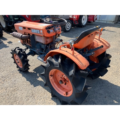 KUBOTA トラクター B7001D