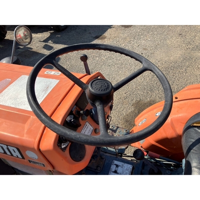 KUBOTA トラクター B7001D