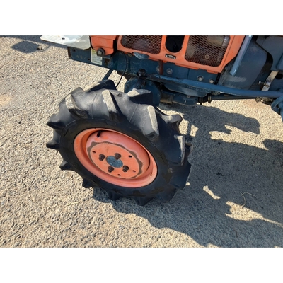 KUBOTA トラクター B7001D