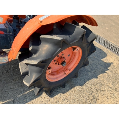 KUBOTA トラクター B7001D