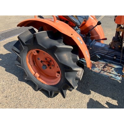 KUBOTA トラクター B7001D