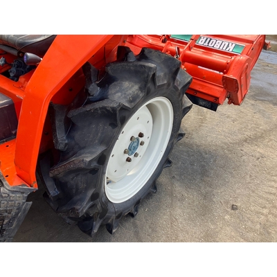 KUBOTA トラクター L1-205D