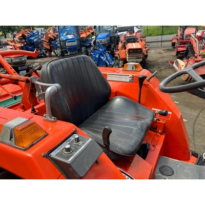 KUBOTA トラクター L1-205D