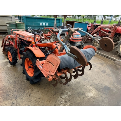 KUBOTA トラクター B7000D