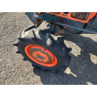 KUBOTA トラクター B7001