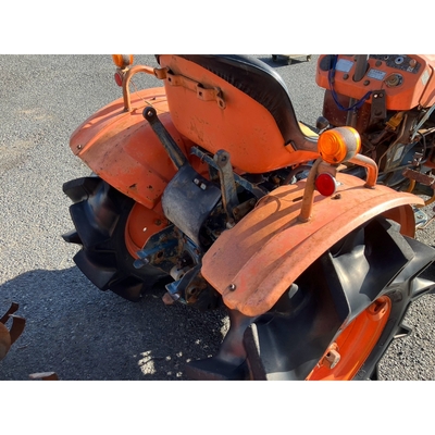KUBOTA トラクター B7001
