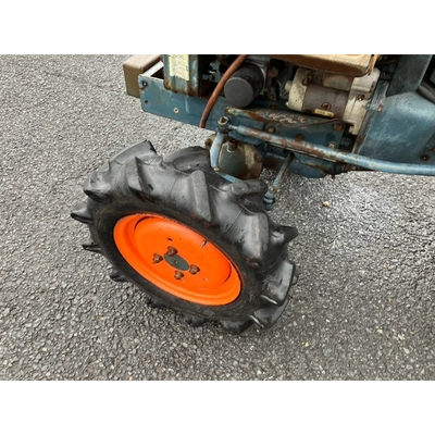 KUBOTA トラクター B7000D
