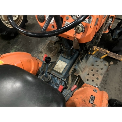 KUBOTA トラクター B7001D