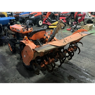 KUBOTA トラクター B7001D
